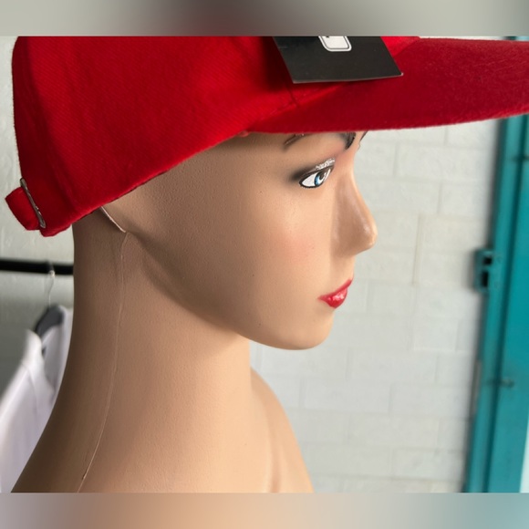 Universal Hat - Picture 4 of 16